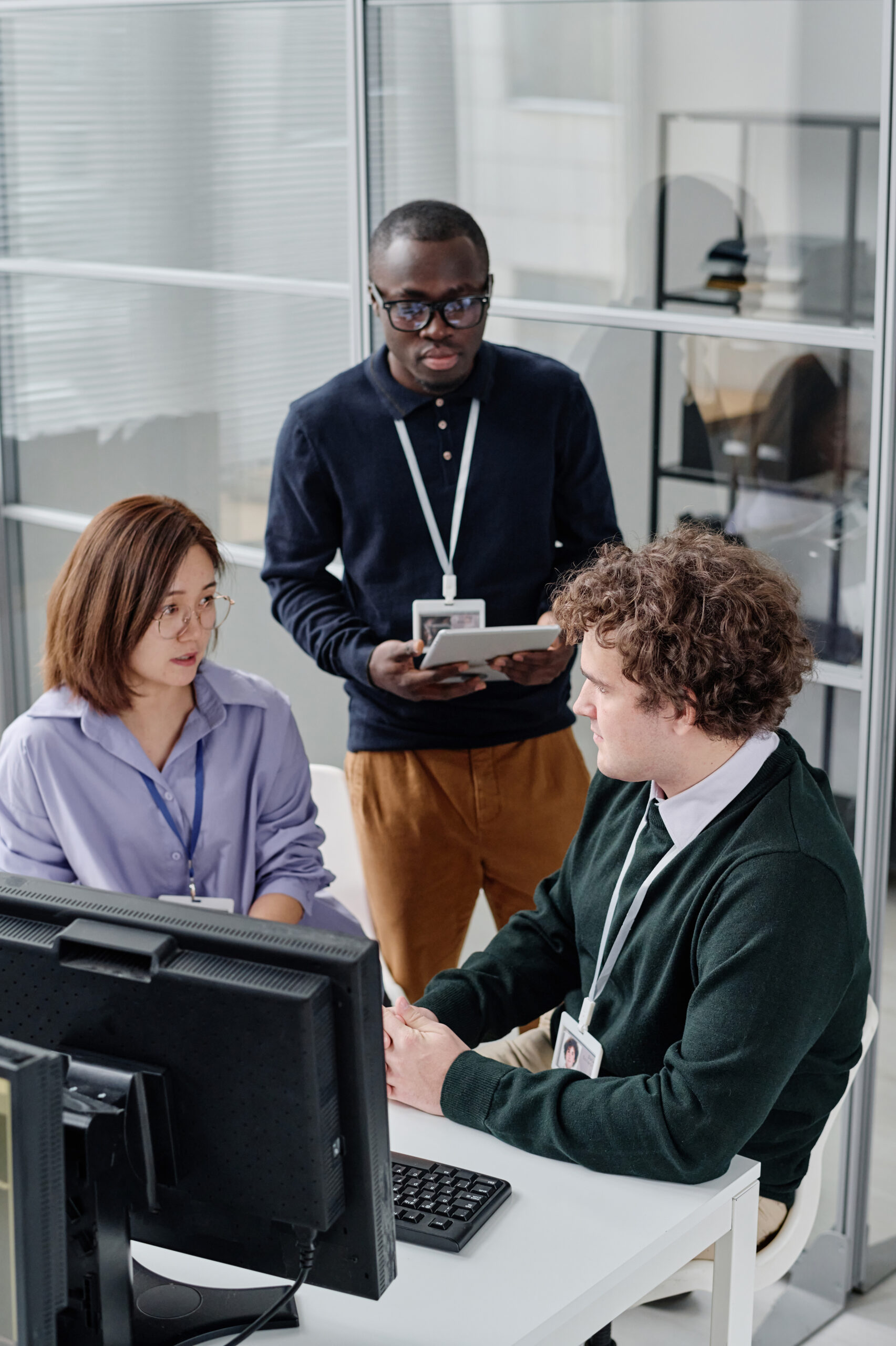 Bluefinch-esbd - team developers working with computer program scaled
